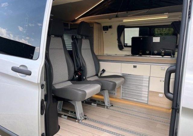 Ford Transit image 3