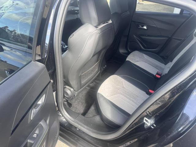 Peugeot 208 image 2