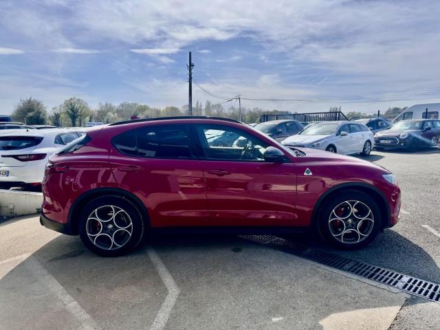 Alfa Romeo Stelvio image 2
