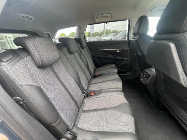 Peugeot 5008 image 6