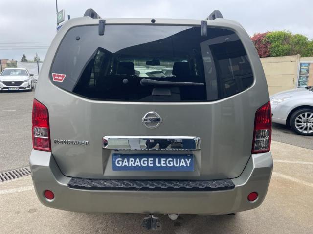 Nissan Pathfinder image 2