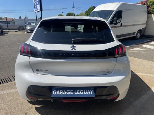 Peugeot 208 image 2