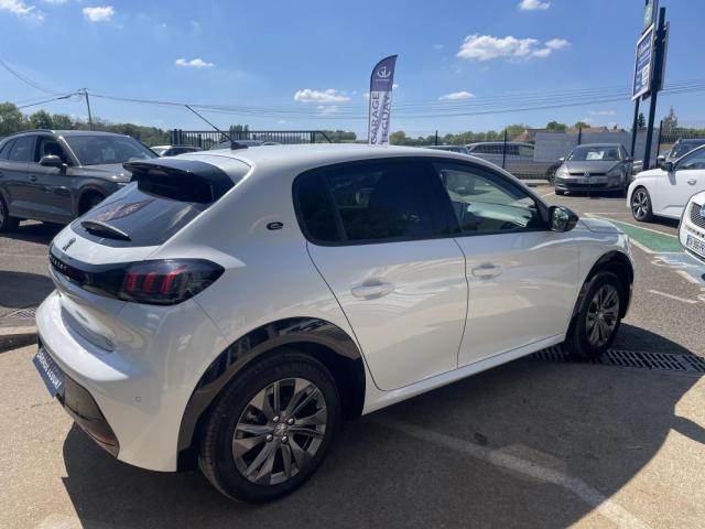 Peugeot 208 image 1