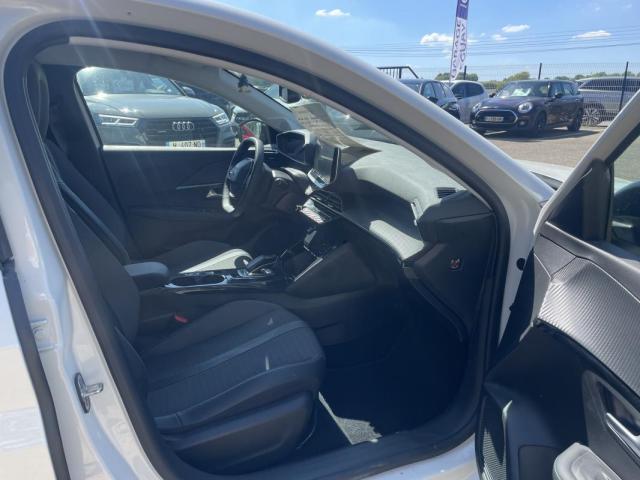 Peugeot 208 image 8