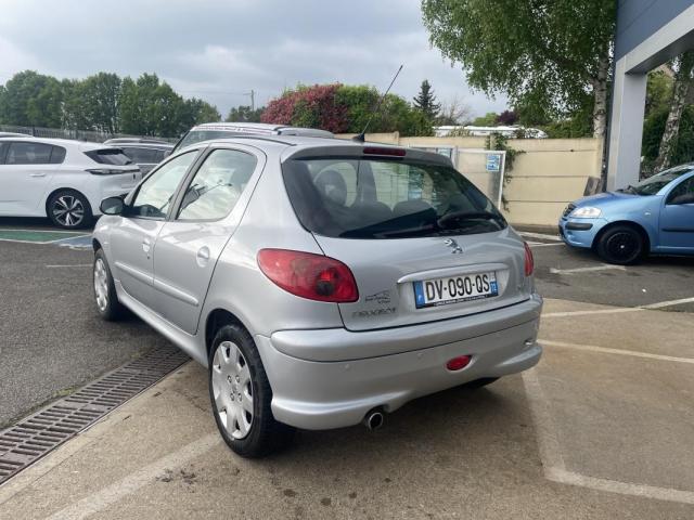 Peugeot 206 image 9