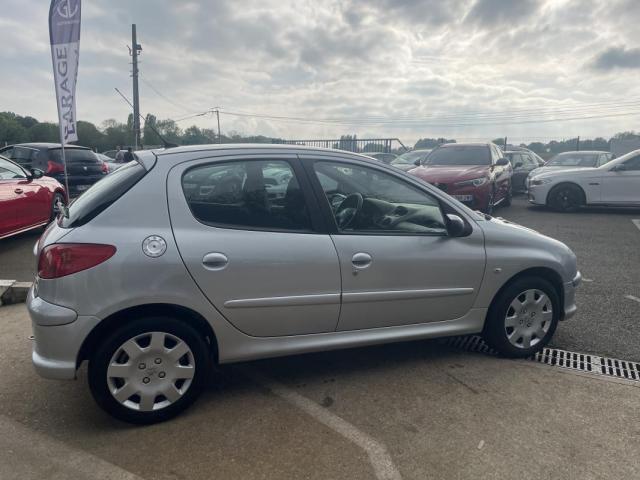 Peugeot 206 image 2