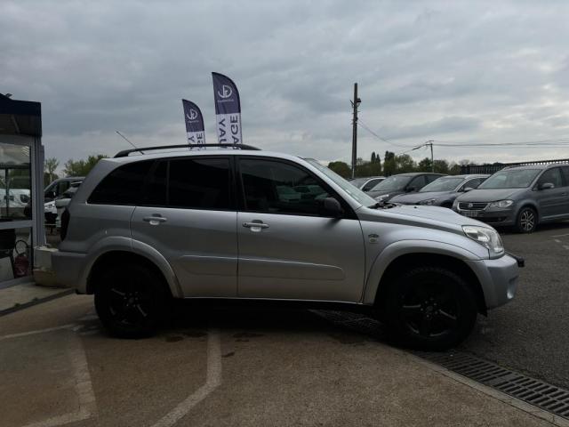 Toyota Rav4 image 6