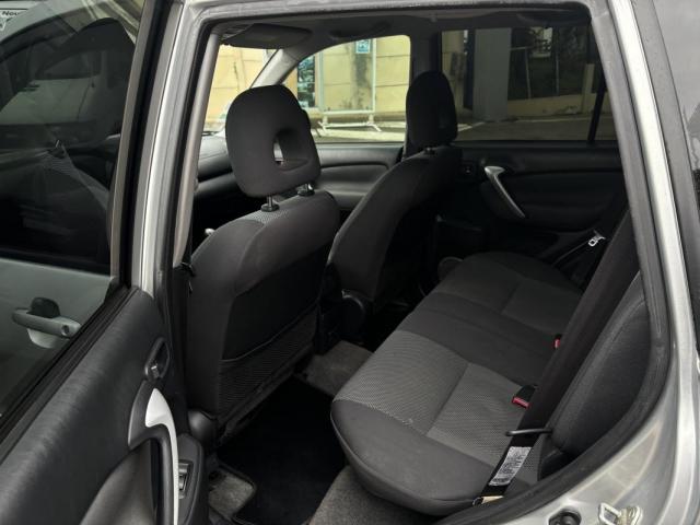 Toyota Rav4 image 2
