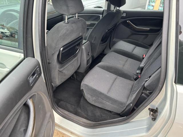 Ford C-Max image 3
