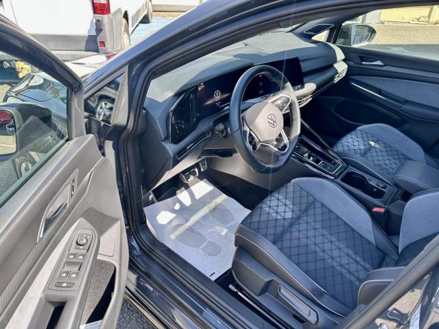Volkswagen Golf image 6