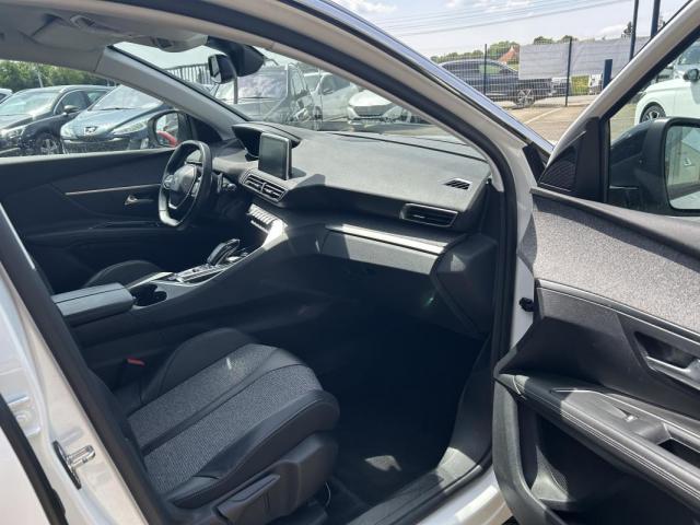 Peugeot 3008 image 3