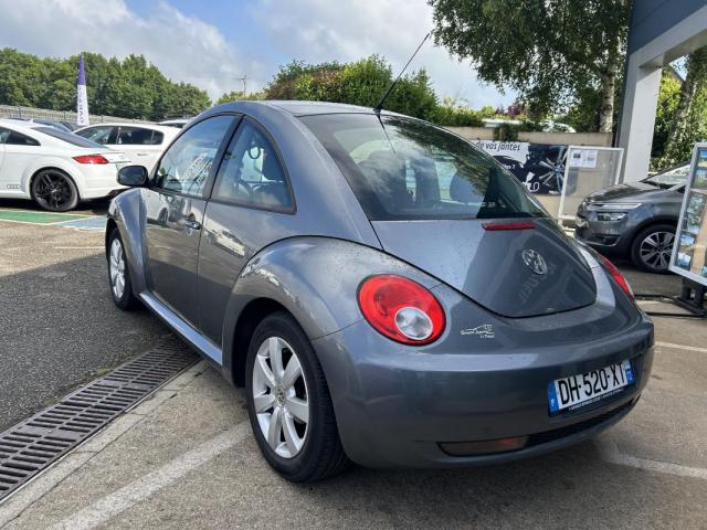 Volkswagen New Beetle image 8