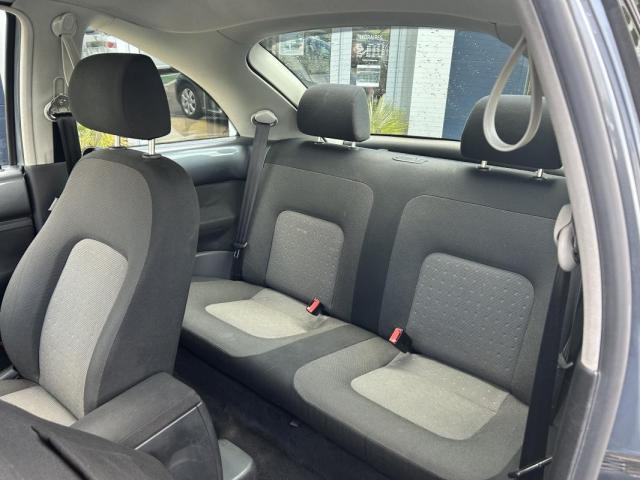 Volkswagen New Beetle image 2