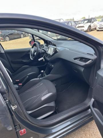 Peugeot 208 image 2