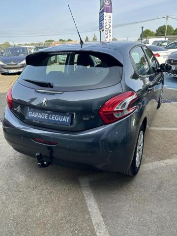 Peugeot 208 image 1