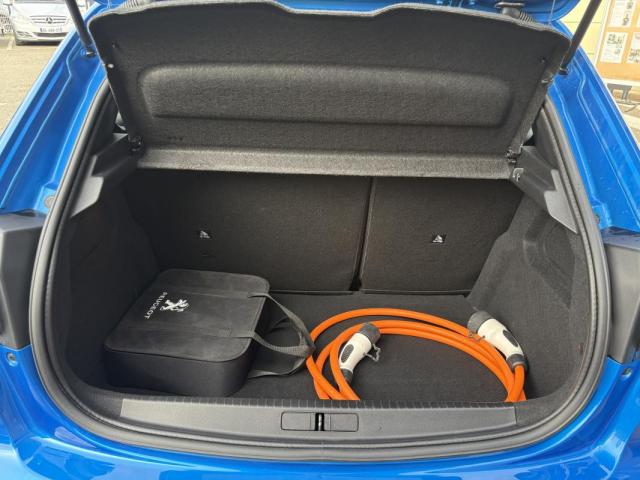 Peugeot E-208 image 6