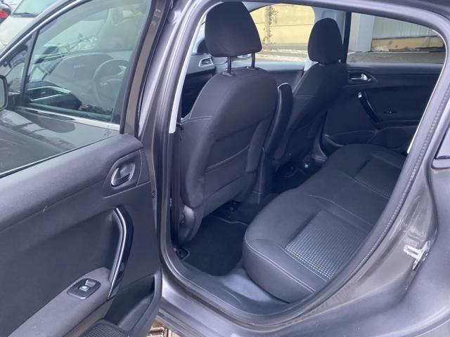 Peugeot 208 image 2
