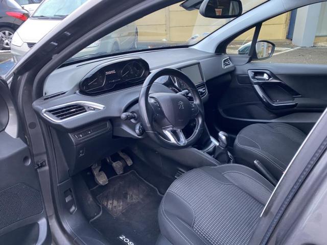 Peugeot 208 image 7