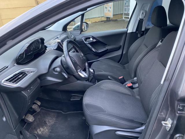 Peugeot 208 image 3