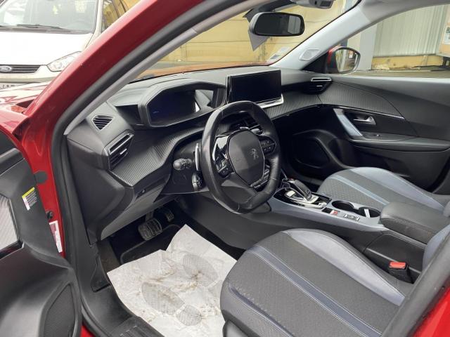 Peugeot 2008 image 8