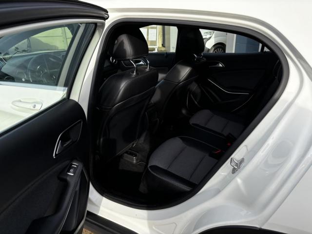 Mercedes Benz Gla image 1