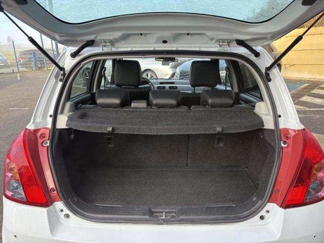 Suzuki Swift image 9