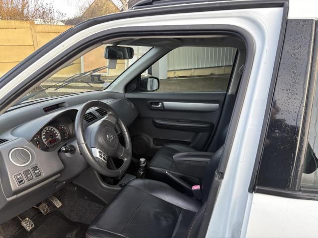 Suzuki Swift image 6