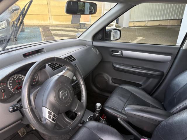 Suzuki Swift image 8