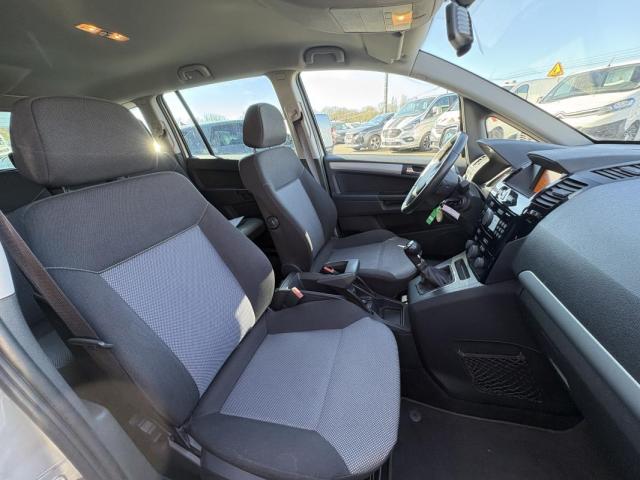 Opel Zafira image 8