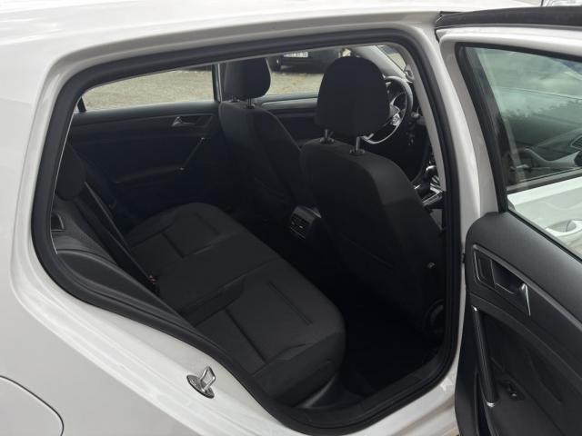 Volkswagen Golf image 5