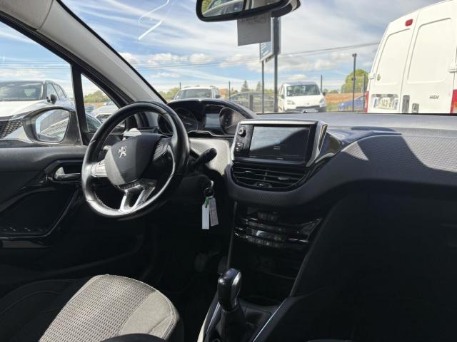 Peugeot 208 image 1