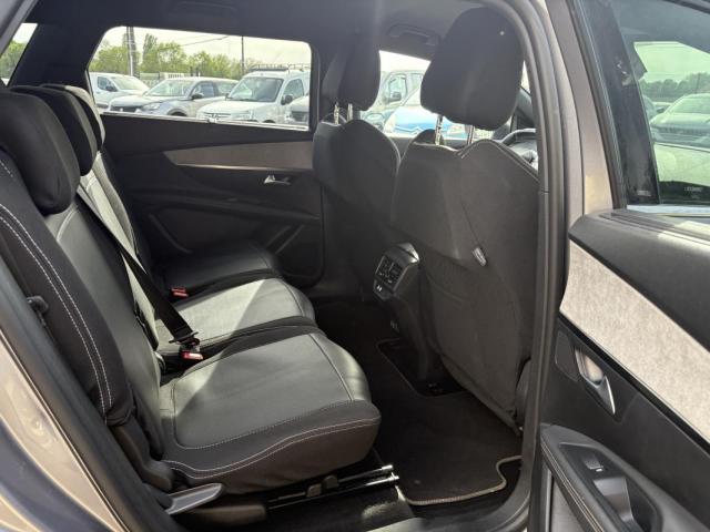 Peugeot 5008 image 2