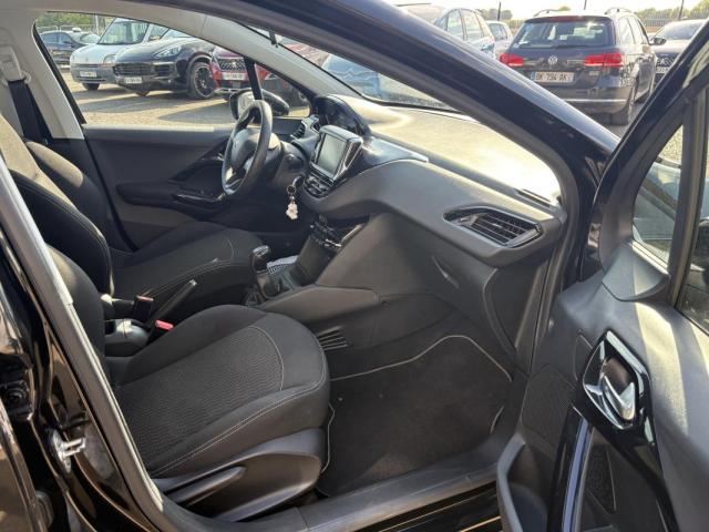 Peugeot 208 image 3