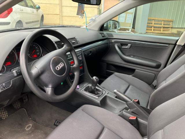 Audi A4 image 4