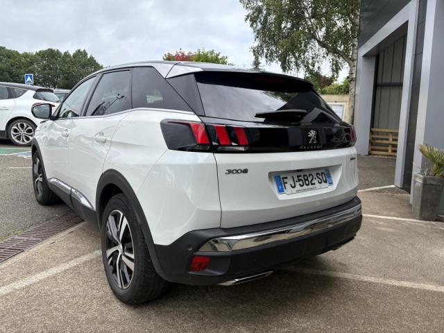 Peugeot 3008 image 2