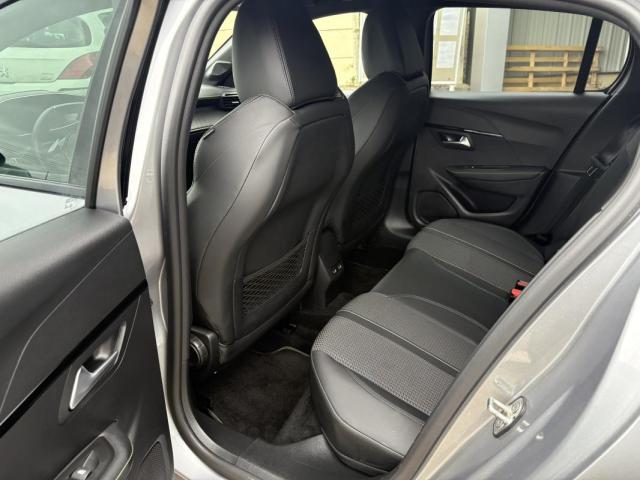 Peugeot 208 image 9