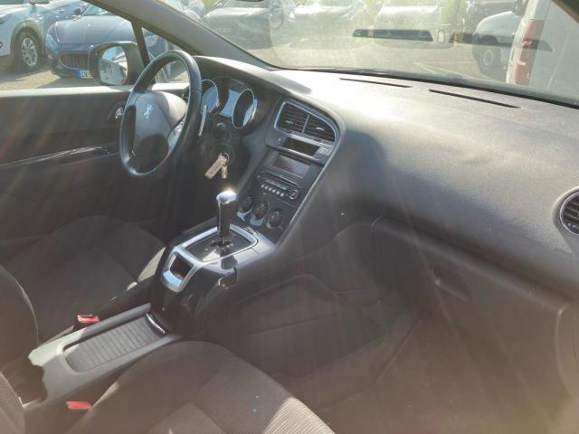 Peugeot 5008 image 6