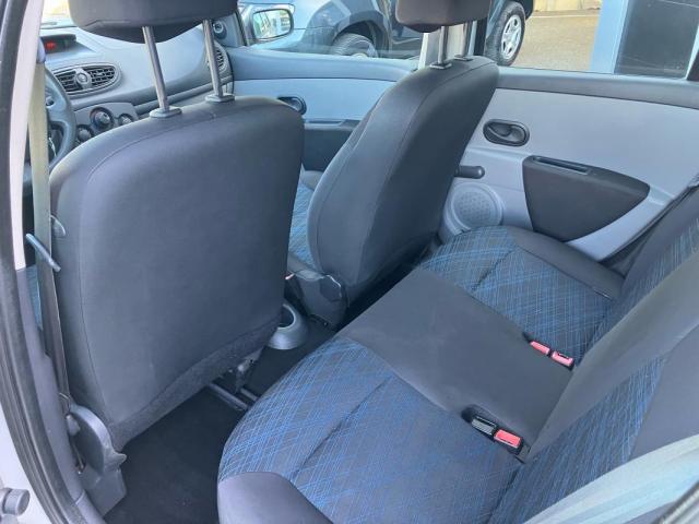 Renault Clio image 2