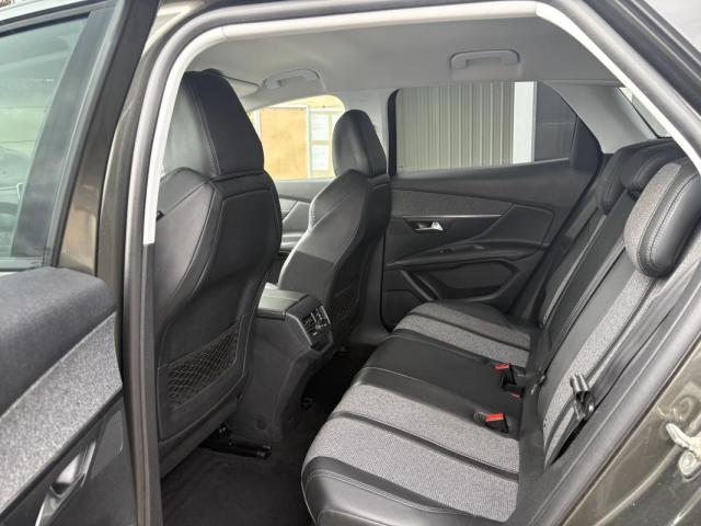Peugeot 3008 image 2