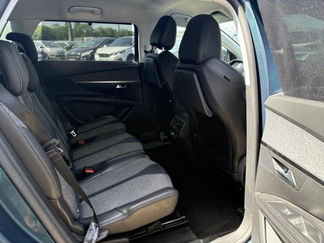 Peugeot 5008 image 1