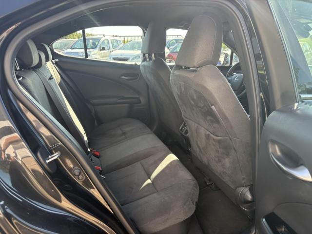 Lexus Ux image 4