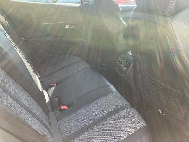 Peugeot 3008 image 2