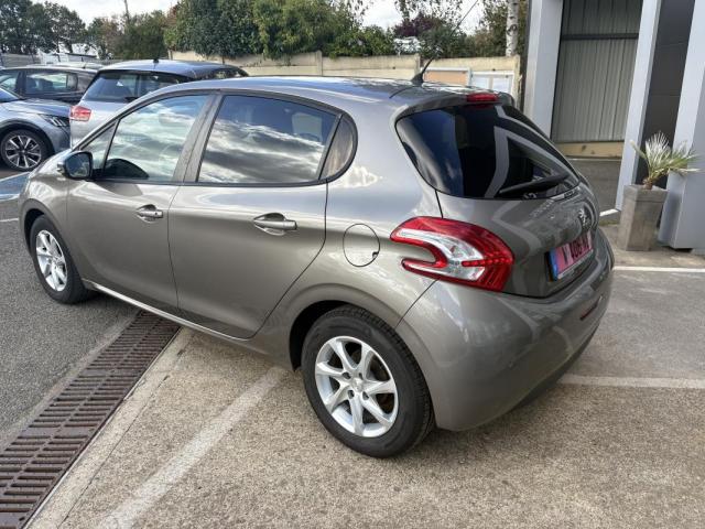 Peugeot 208 image 1