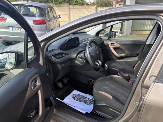 Peugeot 208 image 7