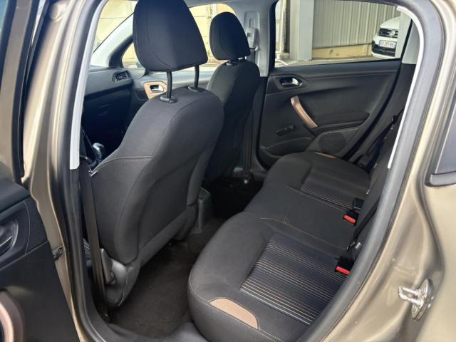 Peugeot 208 image 2