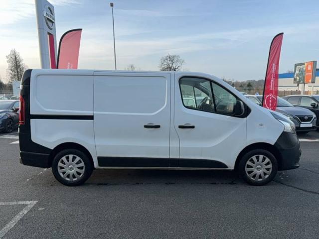 Nissan Nv300 image 7