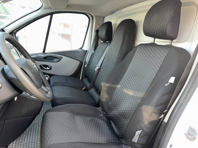 Nissan Nv300 image 3