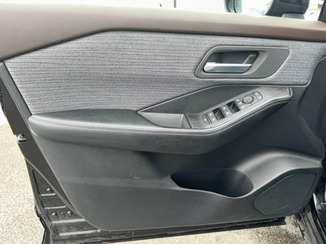 Nissan X-Trail image 1