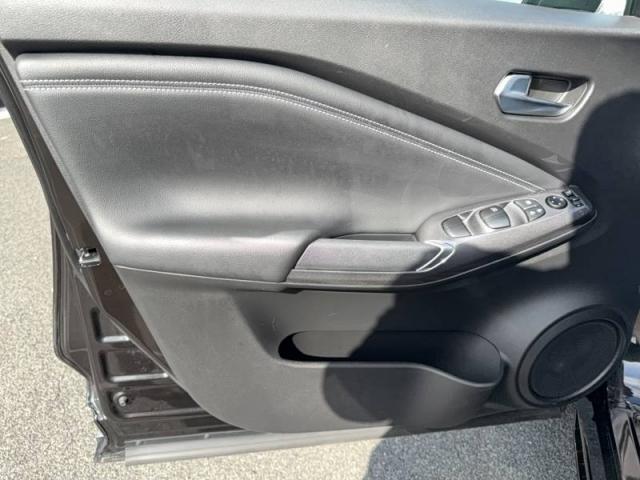 Nissan Juke image 8