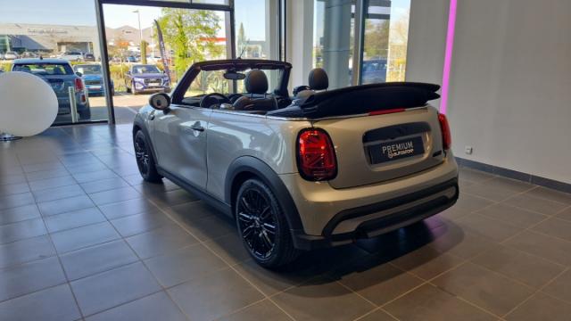 Mini Cabrio image 2